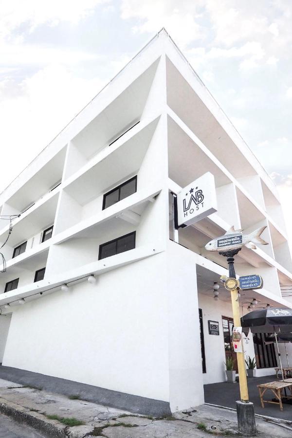 Labkoff Cafe And Hostel Kanchanaburi Ngoại thất bức ảnh