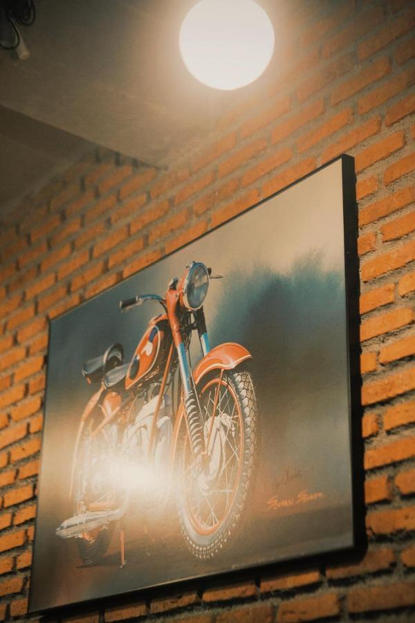 Labkoff Cafe And Hostel Kanchanaburi Ngoại thất bức ảnh