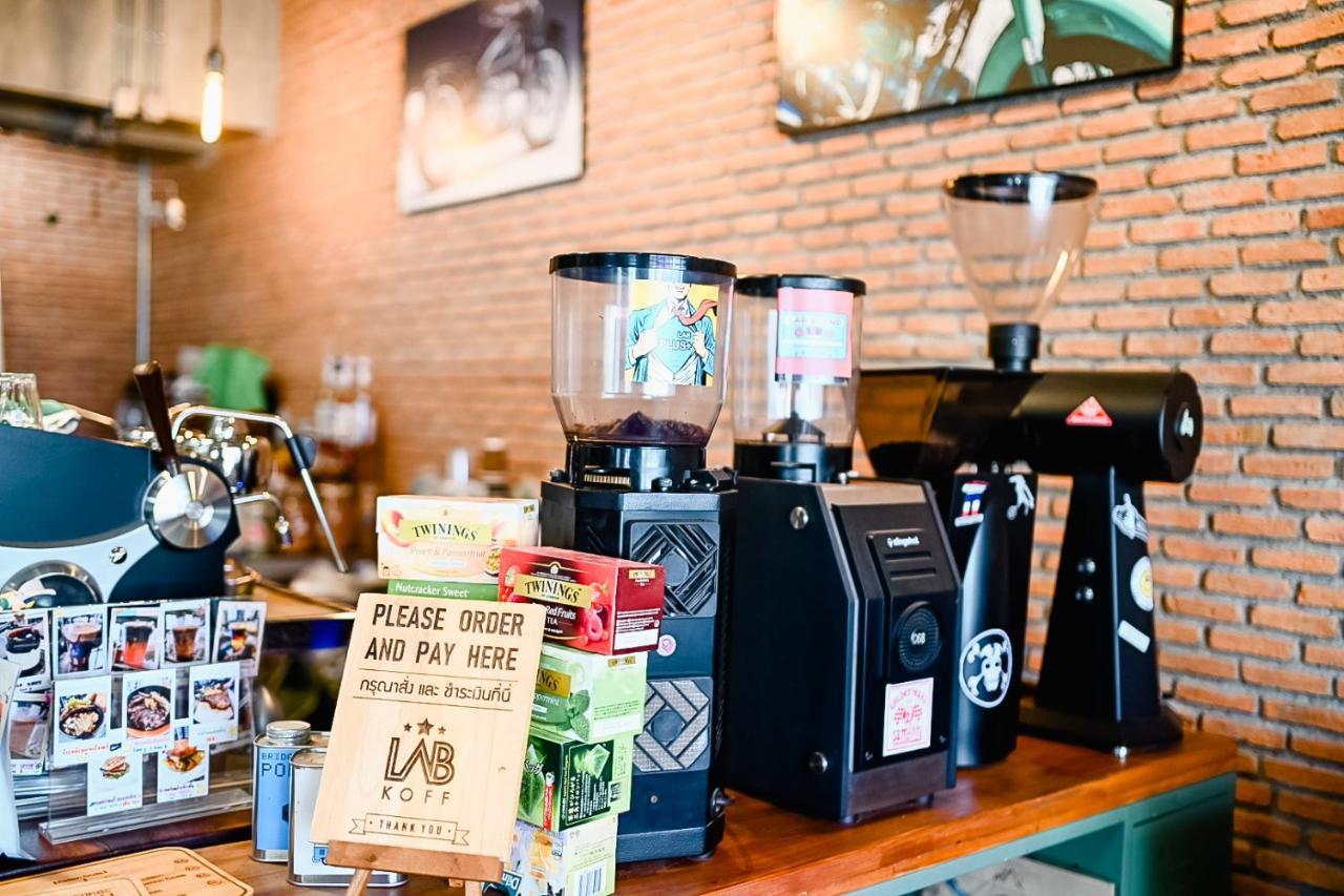 Labkoff Cafe And Hostel Kanchanaburi Ngoại thất bức ảnh