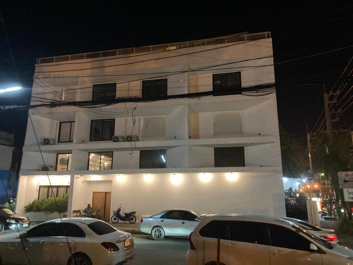 Labkoff Cafe And Hostel Kanchanaburi Ngoại thất bức ảnh