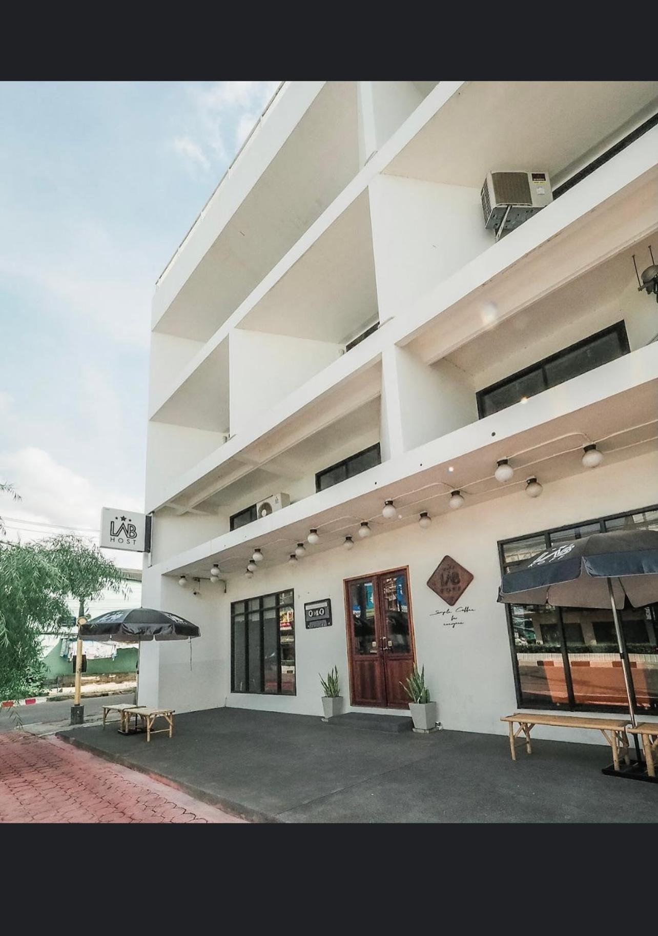 Labkoff Cafe And Hostel Kanchanaburi Ngoại thất bức ảnh