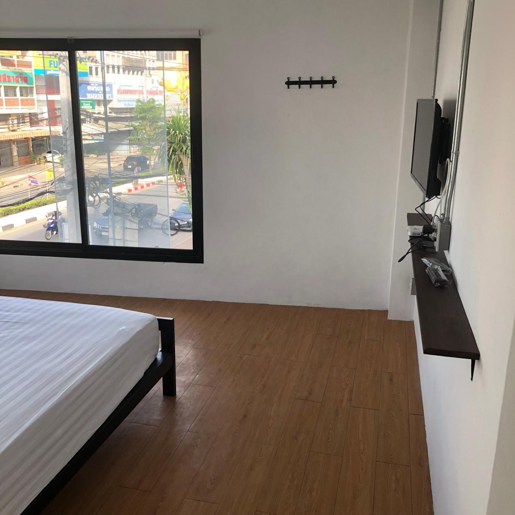 Labkoff Cafe And Hostel Kanchanaburi Ngoại thất bức ảnh