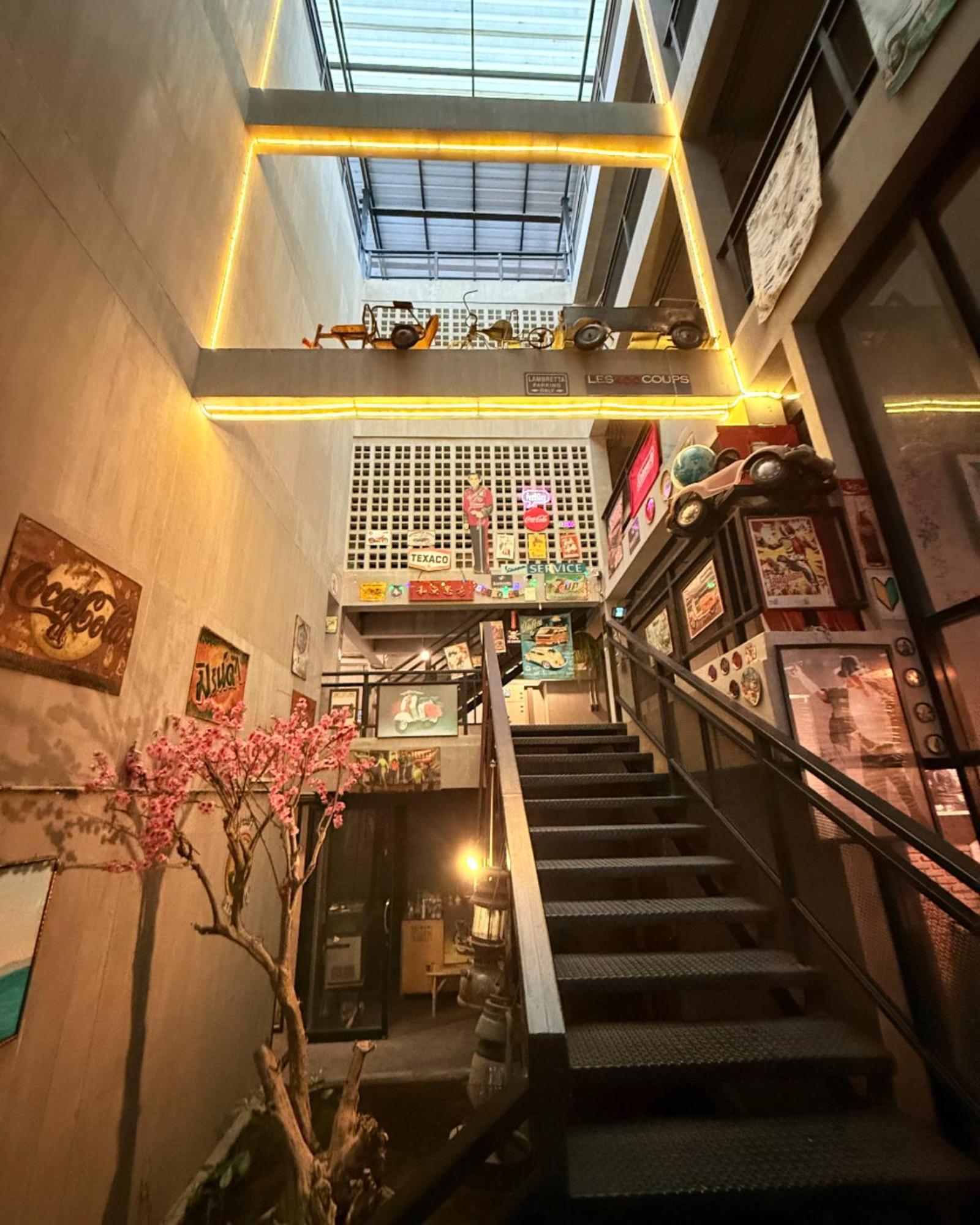 Labkoff Cafe And Hostel Kanchanaburi Ngoại thất bức ảnh