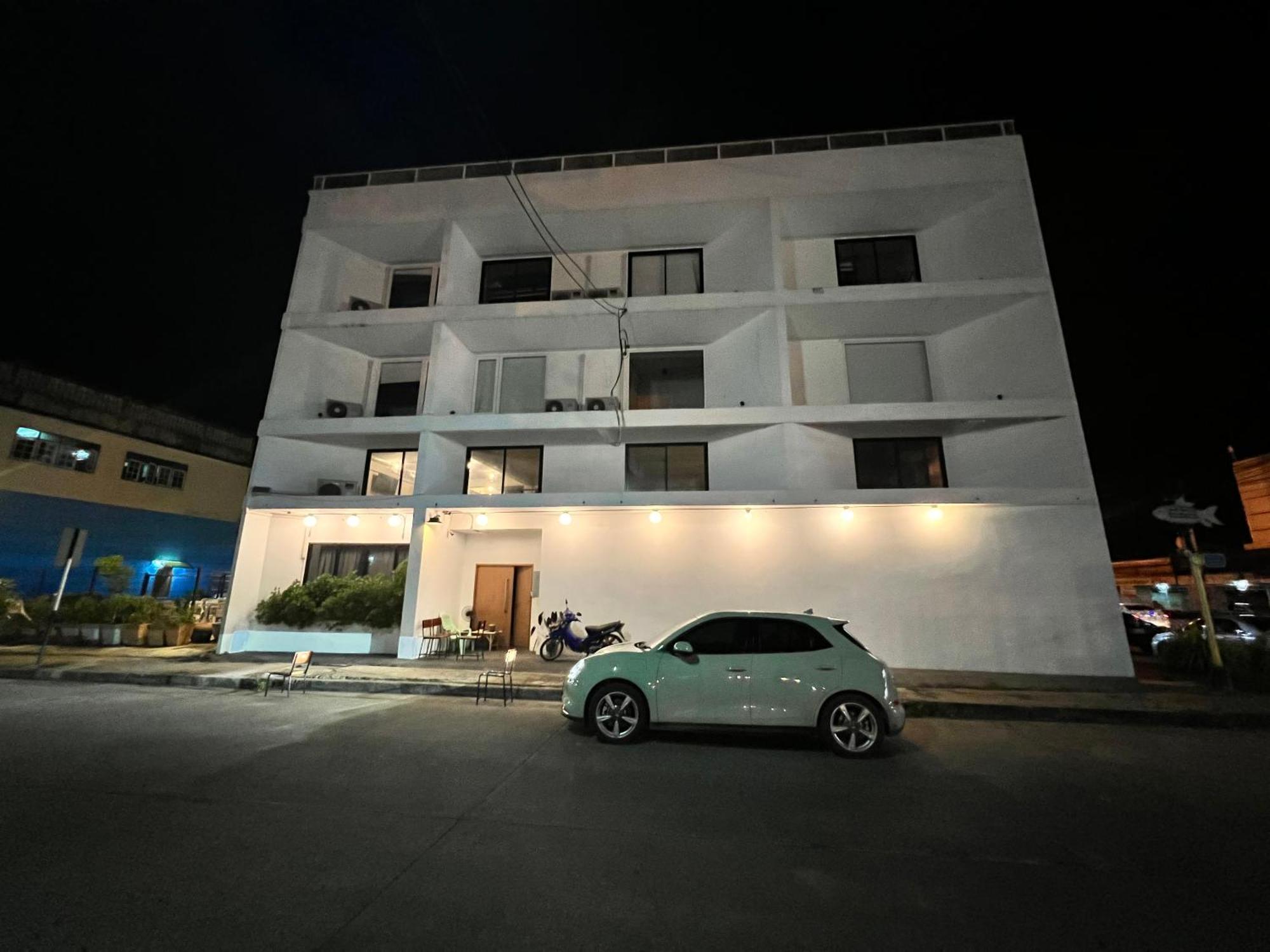 Labkoff Cafe And Hostel Kanchanaburi Ngoại thất bức ảnh